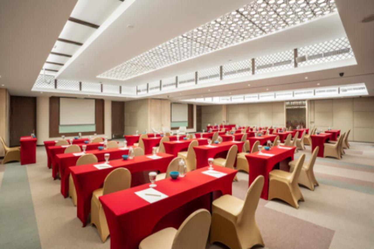 Aston Kemayoran City Hotel Jakarta Exterior photo